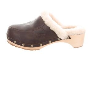 UGG Kalie Clog Leather Sheepskin lined Clog